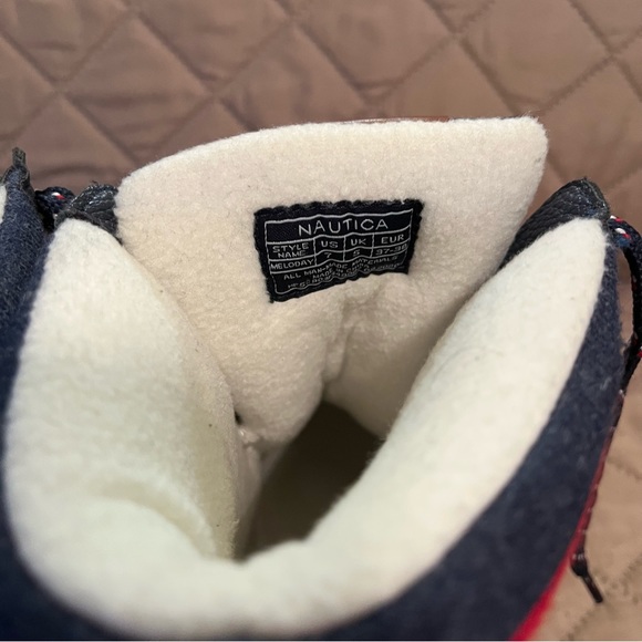 Nautica Meloday Women's Winter Boots. Navy Duck Boots - Picture 7 of 9